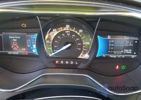 2018 Ford Fusion Hybrid Titanium z USA, uszkodzony, nr VIN 3FA6P0RU0JR181734